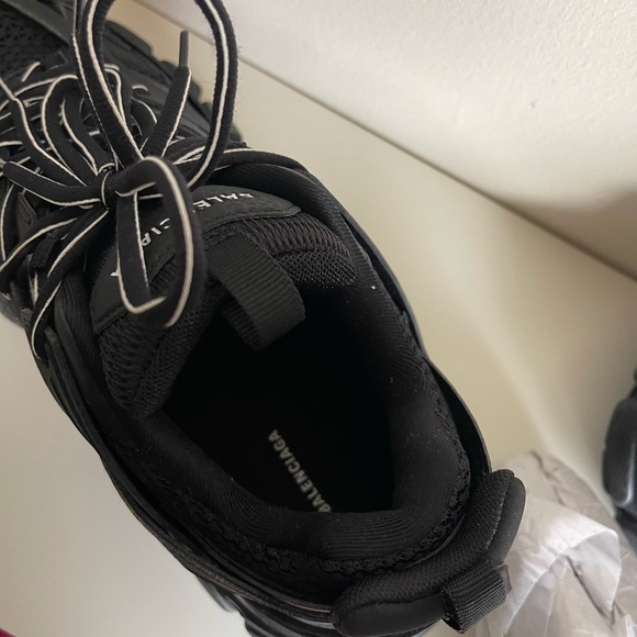 New Balenciagas Track sneaker - Picture 9 of 14